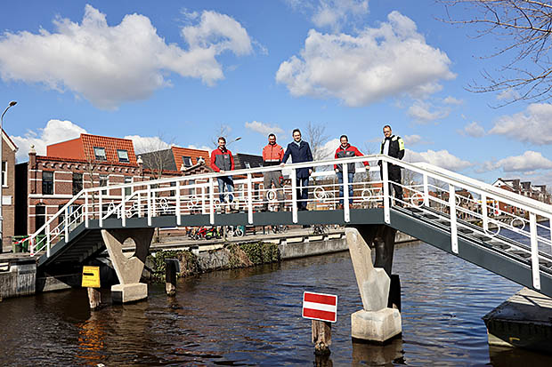 brug over water