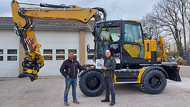 mannen voor graafmachine