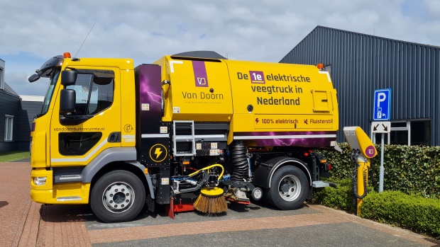 100% elektrische truck gemonteerde veegwagen