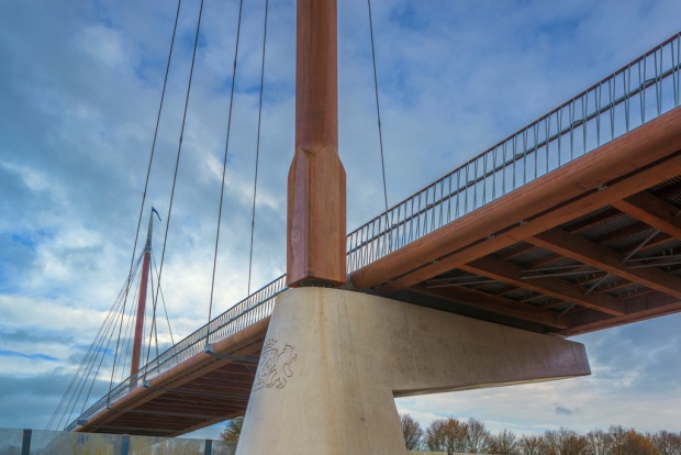 Fietsbrug over de rijksweg A28 bij Harderwijk