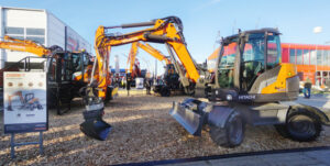 Hitachi ZX95W-7 op bauma 2022.