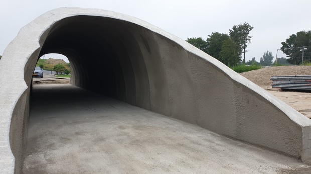 Betonnen fiets- en voetgangerstunnel