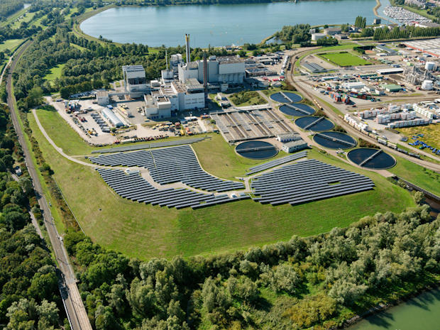 HVC Baanhoekweg met slibverwerkingsinstallatie.