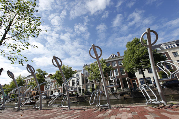 Het fietsparkeersysteem in Leiden, zodat dat elf jaar geleden werd opgeleverd.