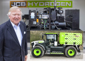 Lord Bamford bij de waterstofmotor en mobiele tankwagen