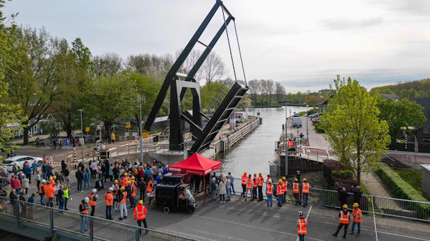 Opening brug