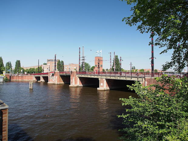 Monitoring op de Berlagebrug.