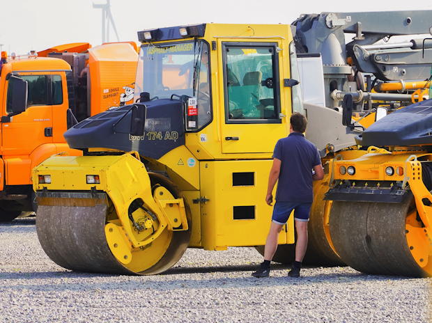Voor een machine wordt verkocht zijn er Kijkdagen. Tijdens deze Kijkdagen kunnen geïnteresseerde kopers de machines hoogstpersoonlijk bekijken en inspecteren.