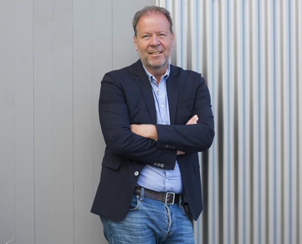 Oscar van der Spruit, directeur van GPS-Buddy: “Mensen, brandstof en materieel zijn schaars; de manier waarop je ze inzet, maakt het verschil. Efficiëntie begint bij inzicht. Daarom bieden wij één platform voor al je bewegende assets: voertuigen, mensen en materieel.”
